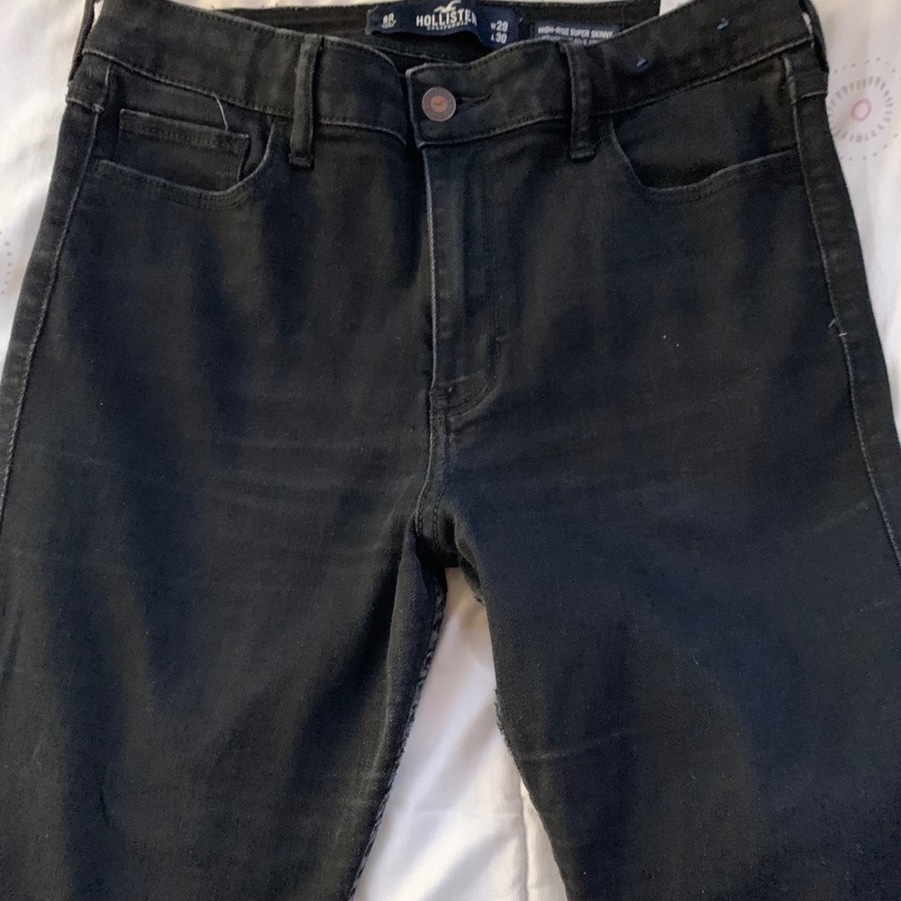 Black high waisted Hollister jeans